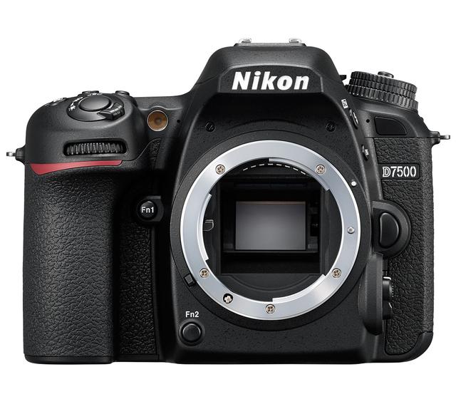 Зеркальный фотоаппарат Nikon D7500 Body (уцененный)