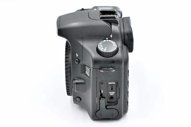 Зеркальный фотоаппарат Canon EOS 30D Body (состояние 4-) (б/у)