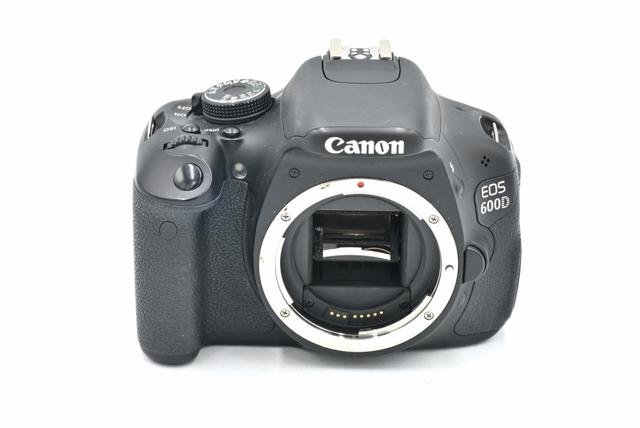 Зеркальный фотоаппарат Canon EOS 600D Body (состояние 5-) (б/у)